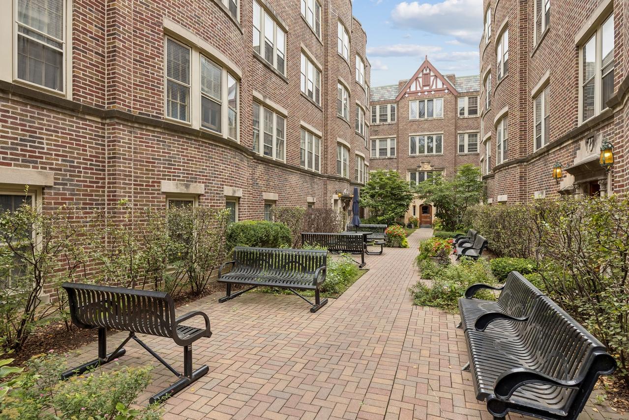 1130 Washington Blvd. #3A, Oak Park, IL 60302