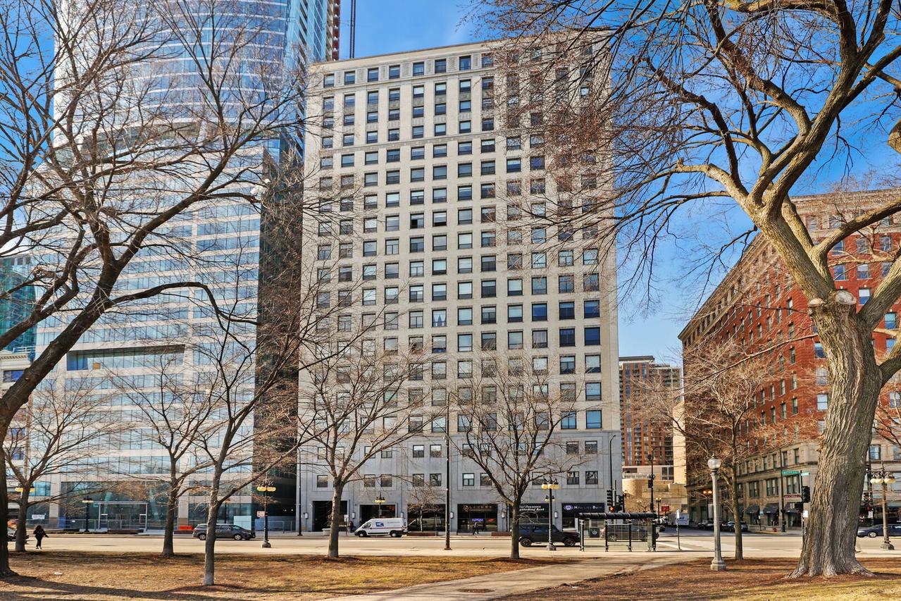 910 S Michigan Ave. #304, Chicago, IL 60605