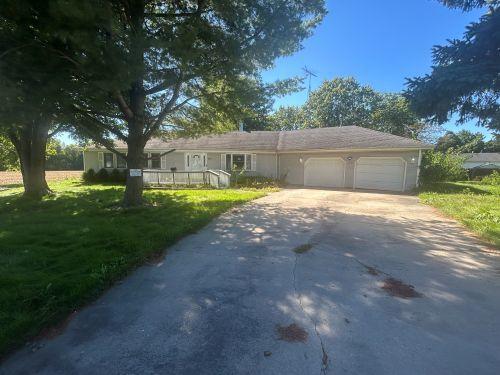 393 9th St., Mazon, IL 60444