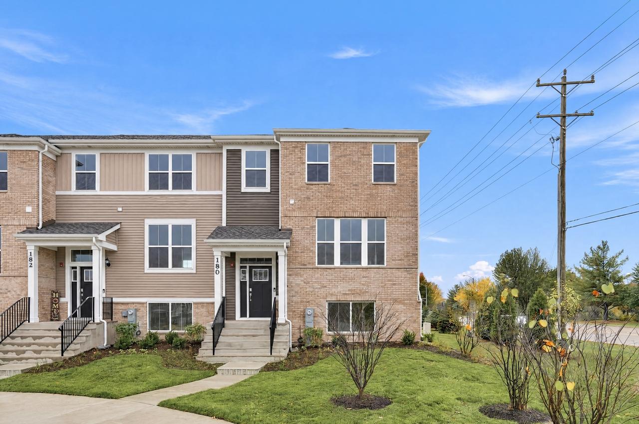180 E Berkshire Dr., Crystal Lake, IL 60014