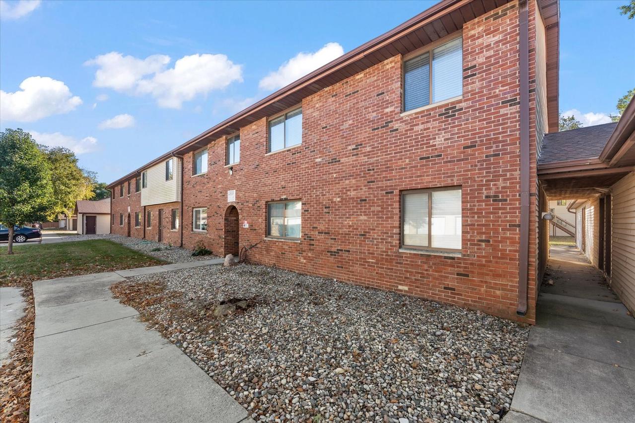 1303 Brian Pl. #8, Urbana, IL 61802