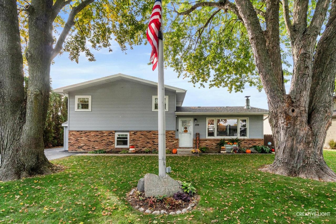 170 Magnuson Ln., Somonauk, IL 60552