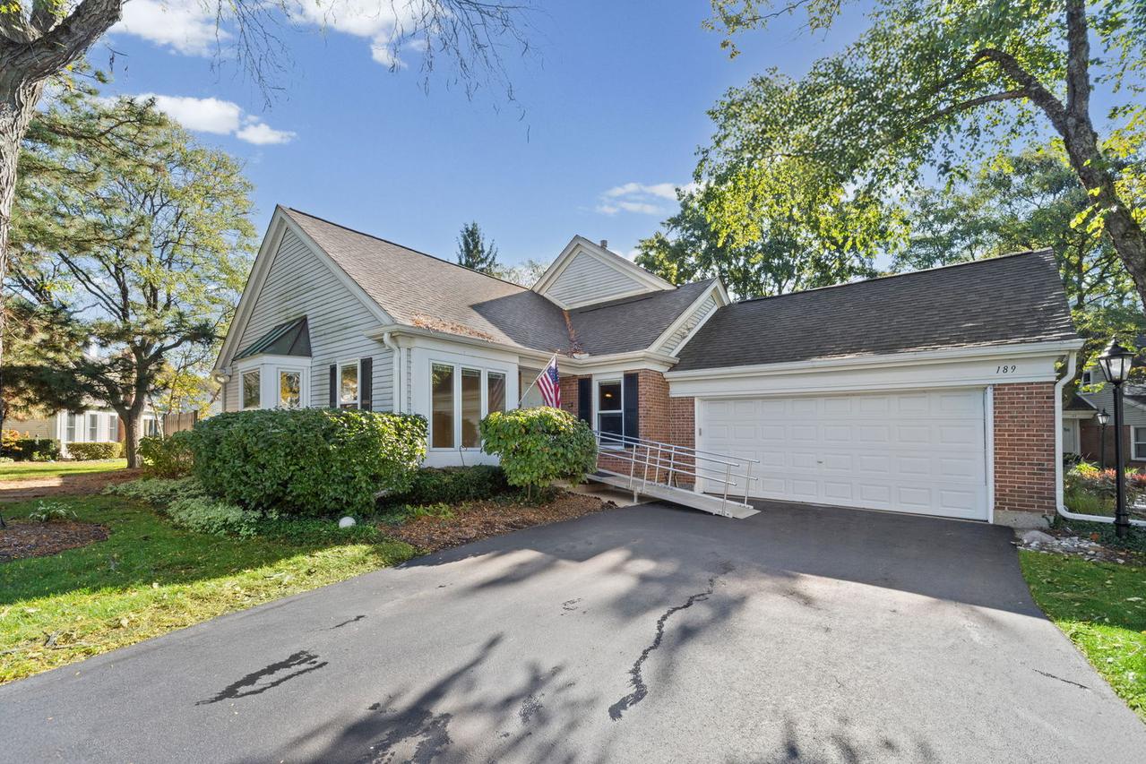 189 Country Club Dr., Prospect Heights, IL 60070