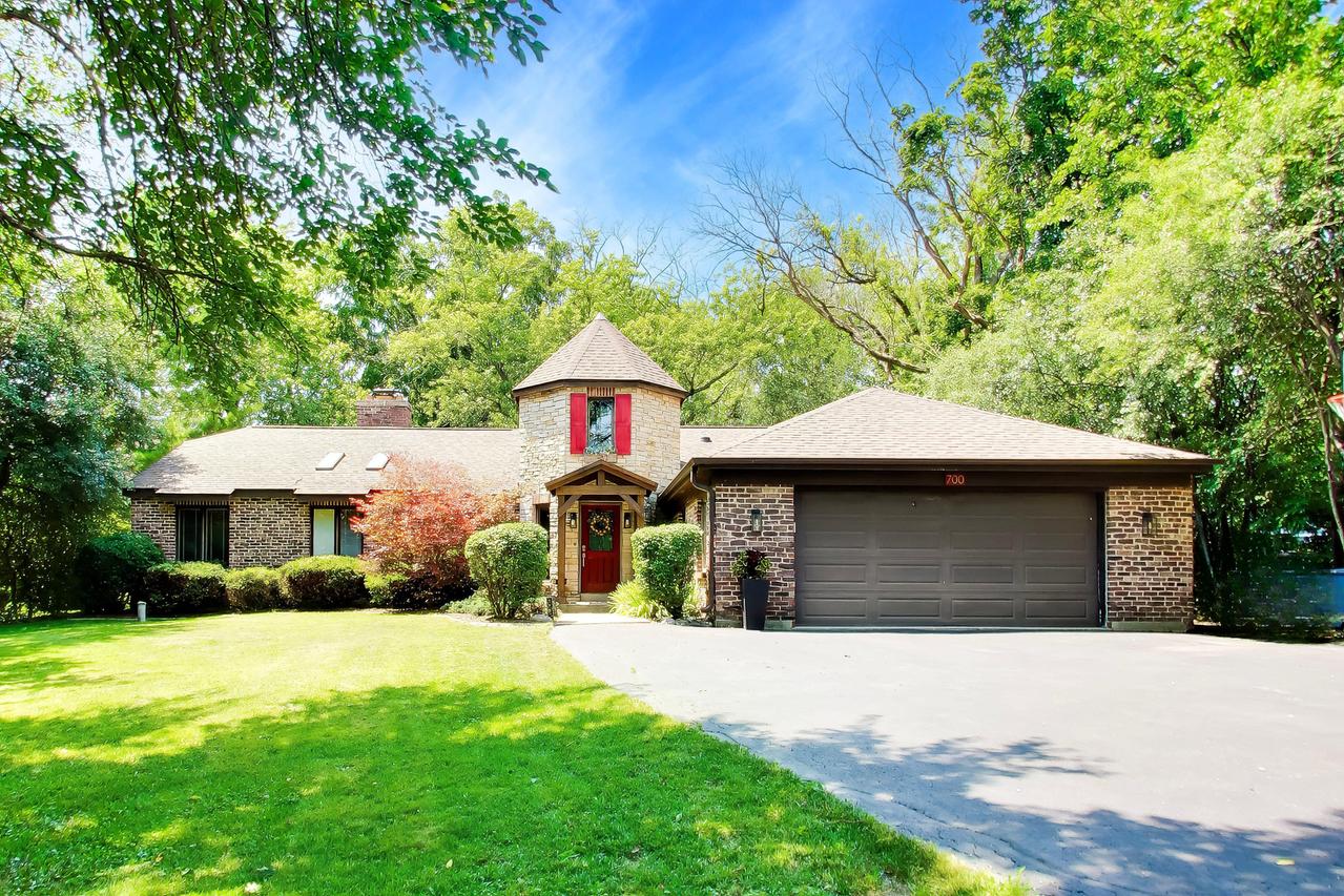 700 N Maple St., Prospect Heights, IL 60070