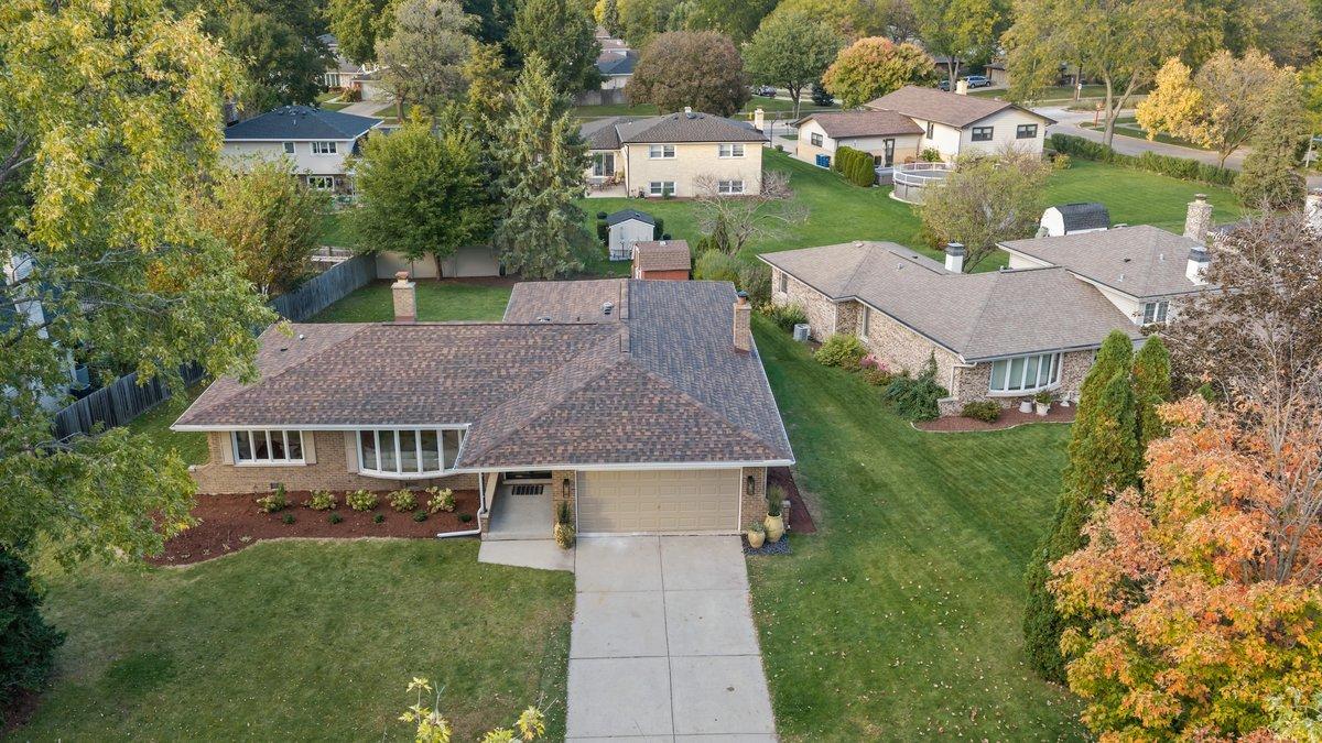418 Ridgeview St., Downers Grove, IL 60516