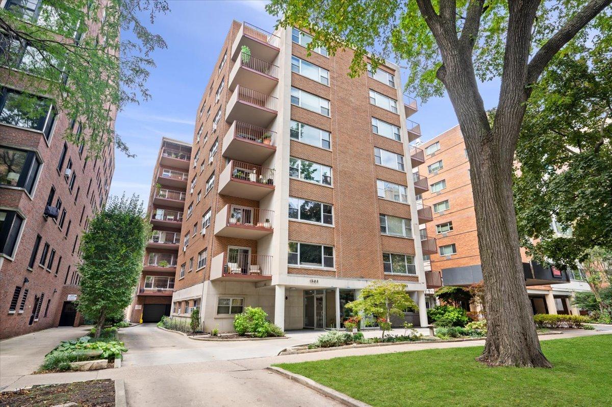 1508 Hinman Ave. #6C, Evanston, IL 60201