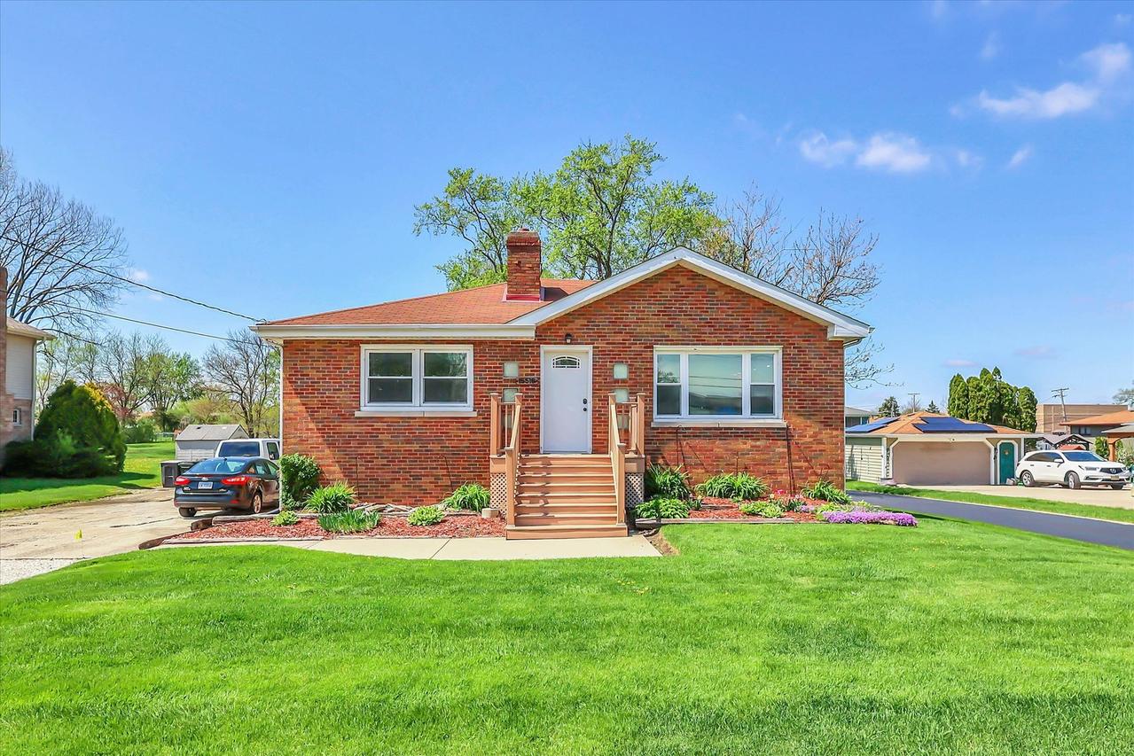 15516 Laramie Ave., Oak Forest, IL 60452