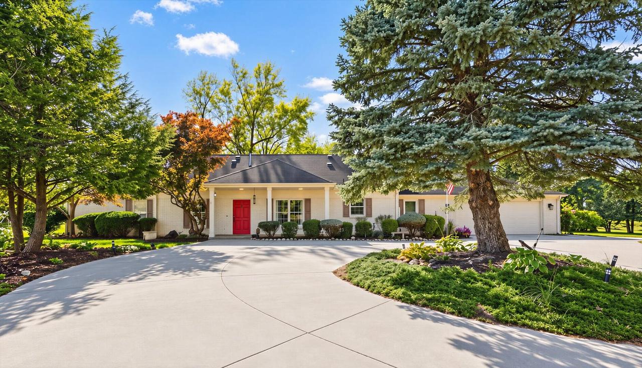 3325 Stoneybrook Dr., Champaign, IL 61822