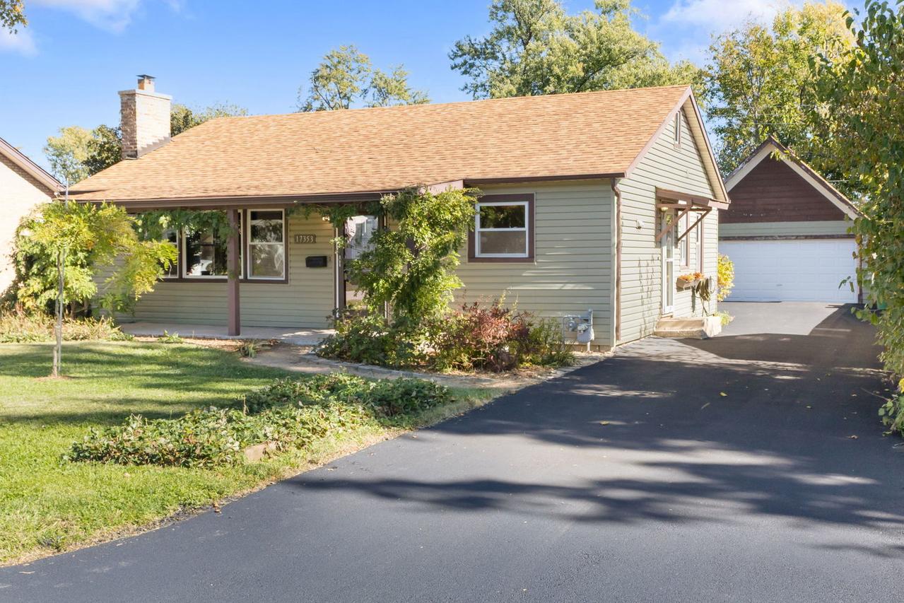 17353 65th Ave., Tinley Park, IL 60477