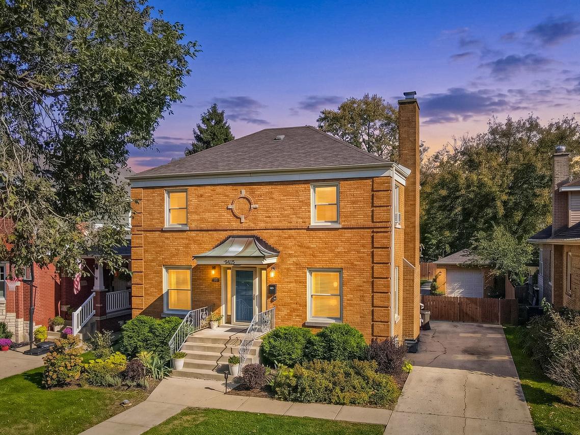 9415 S Hamilton Ave., Chicago, IL 60643
