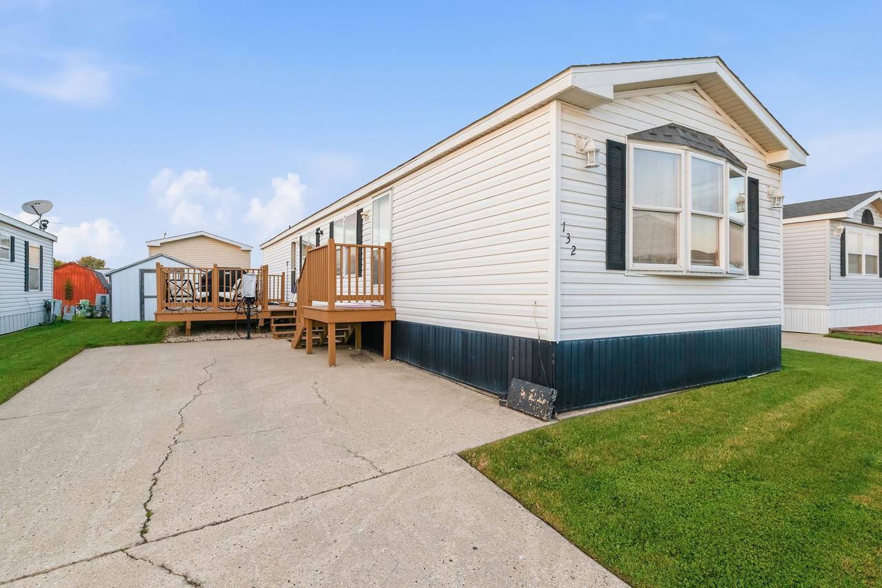 132 3rd Ave., Bartlett, IL 60103