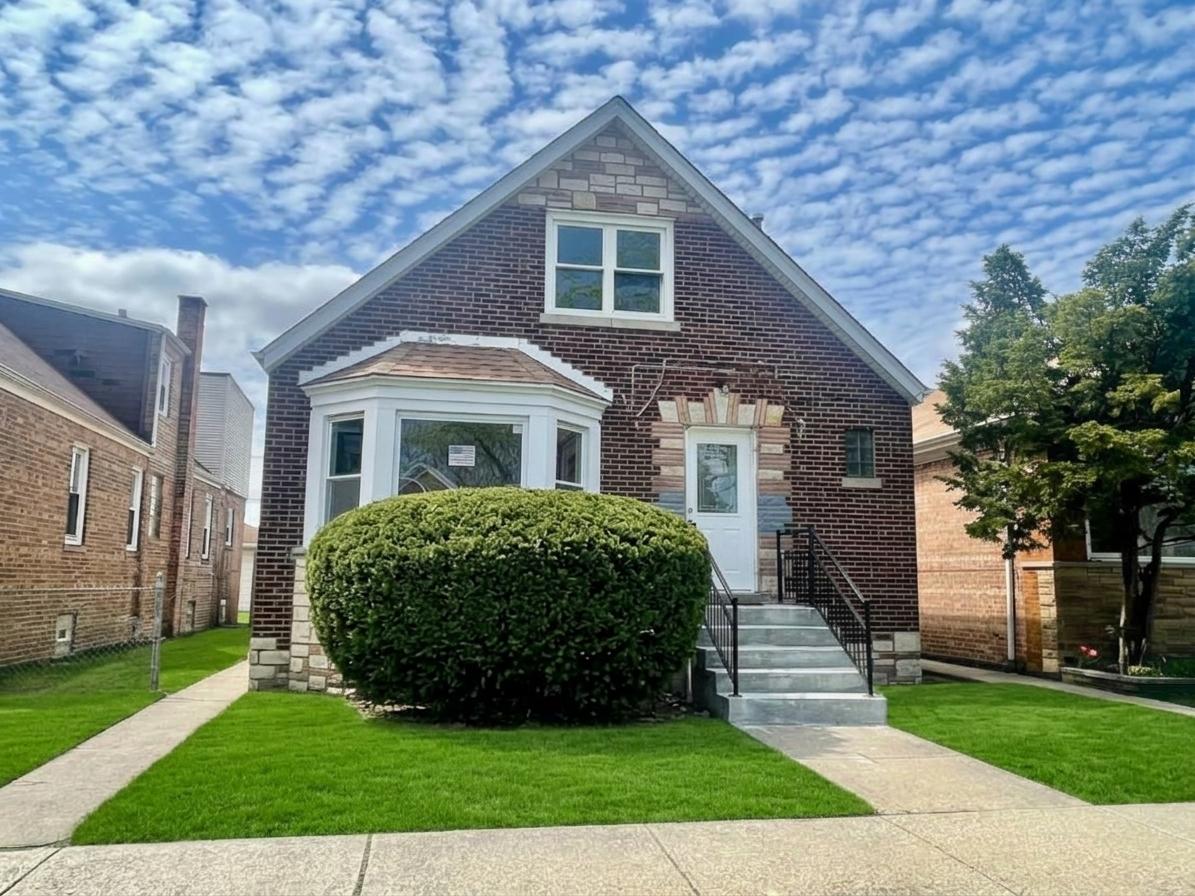 8312 S Phillips Ave., Chicago, IL 60617
