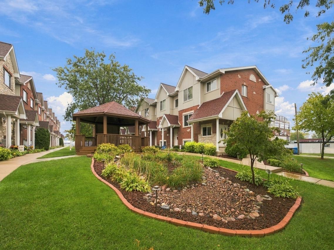 7204 W 83rd St., Bridgeview, IL 60455