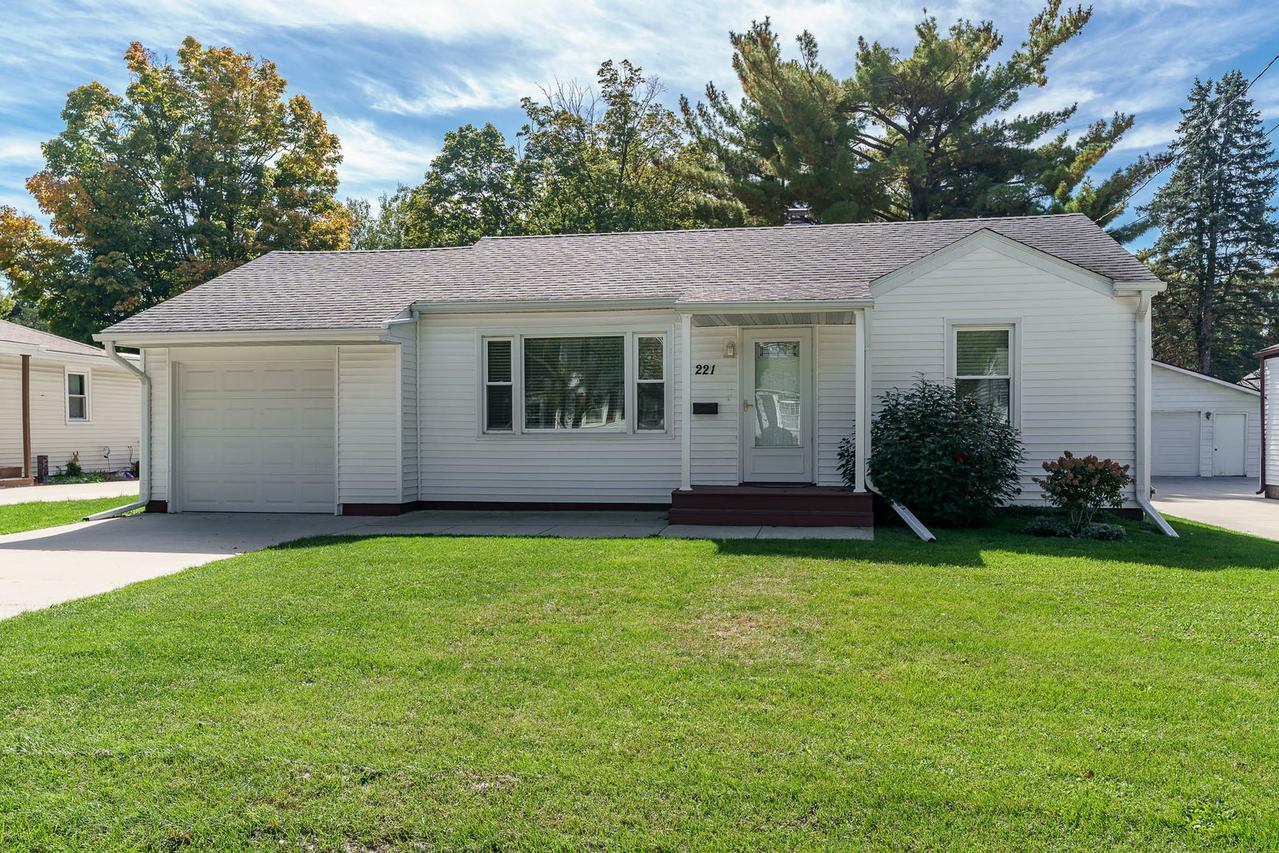 221 Merrill Ave., Loves Park, IL 61111