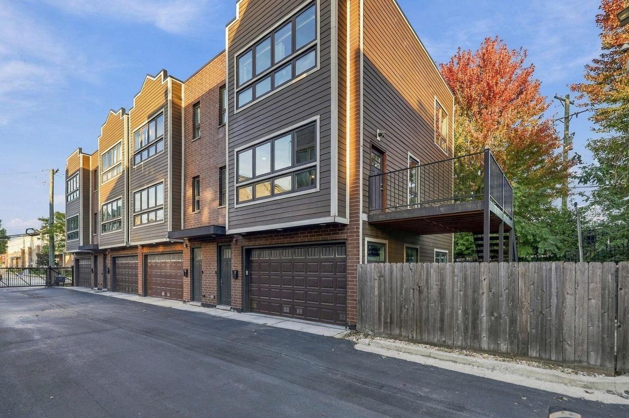 2957 W Cornelia Ave. #4, Chicago, IL 60618