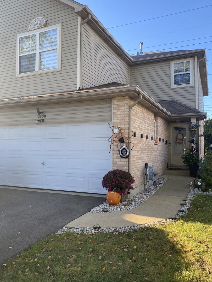 2138 W Adobe Dr., Addison, IL 60101