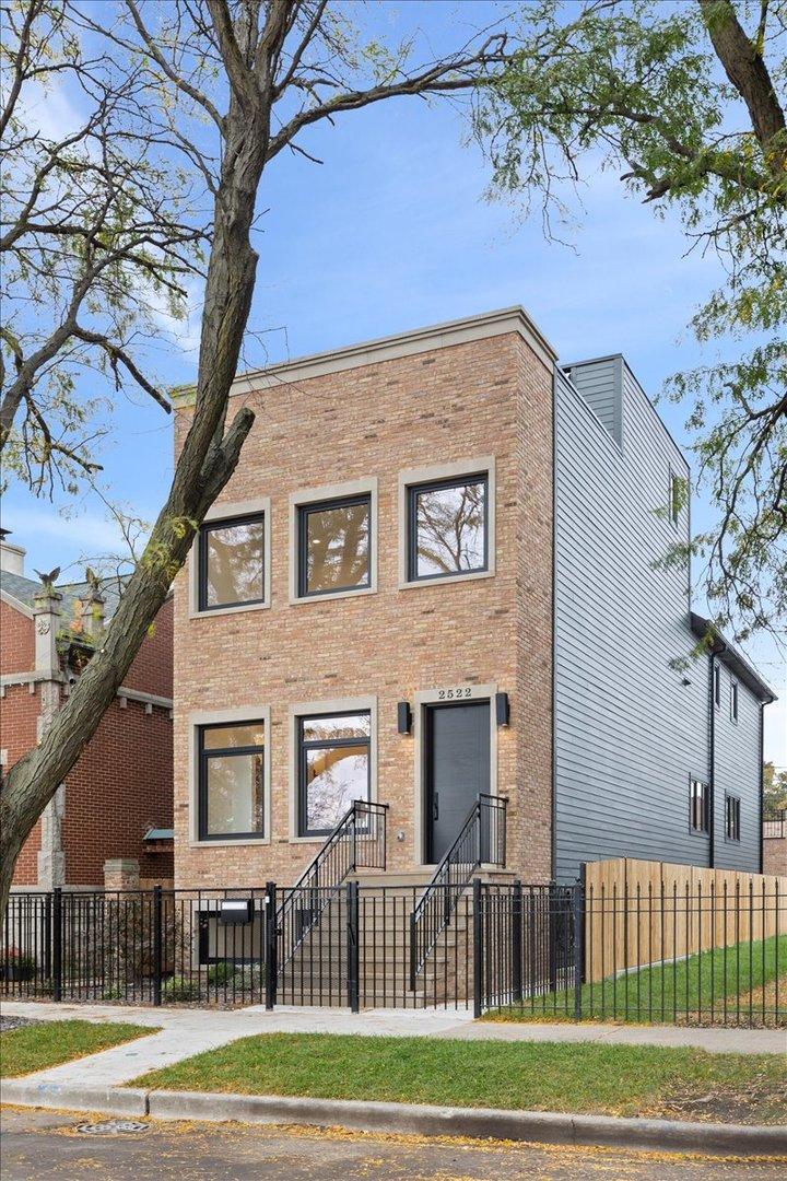 2522 W Huron St., Chicago, IL 60612