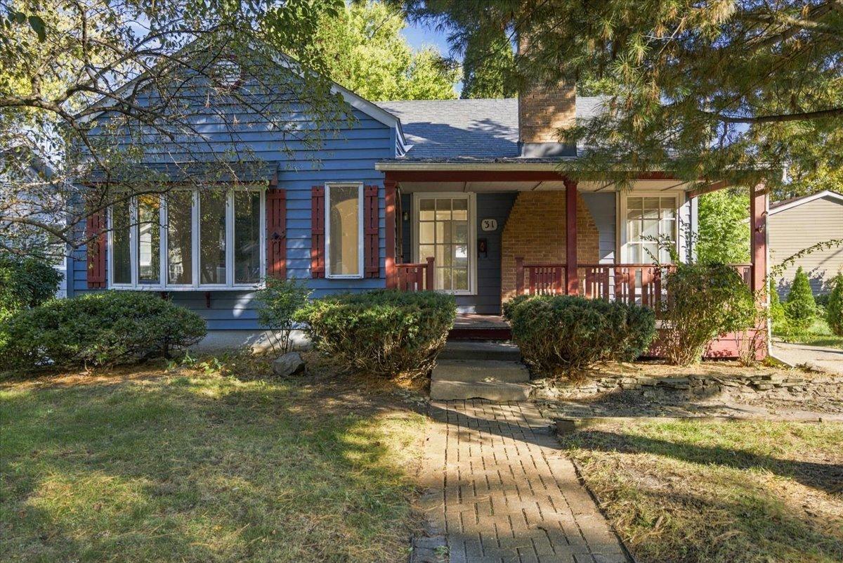 31 Logan Ave., Geneva, IL 60134