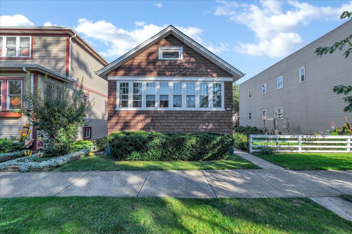 1028 Lathrop Ave., Forest Park, IL 60130