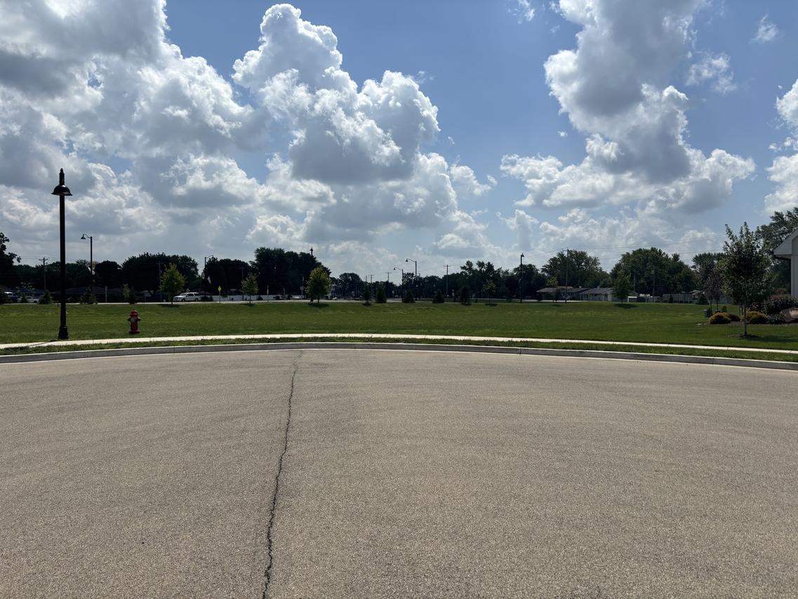 1 Pointe Blvd., Peru, IL 61354