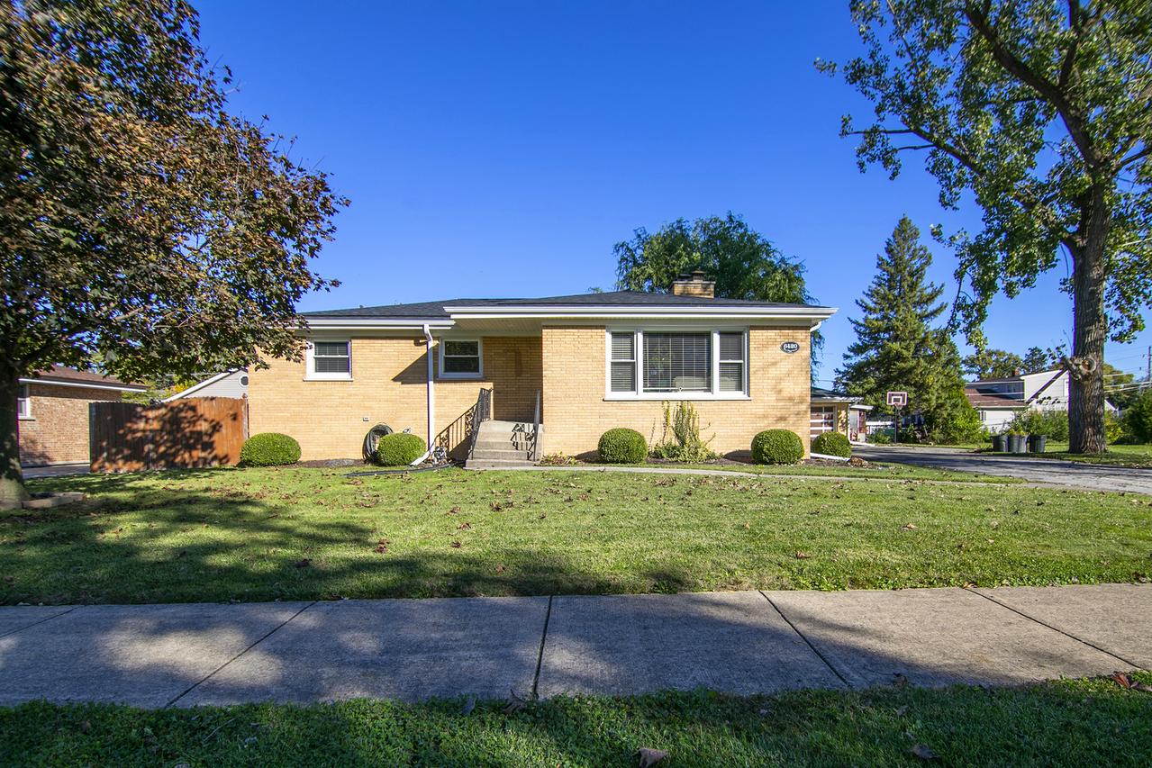 6420 W 82nd St., Burbank, IL 60459