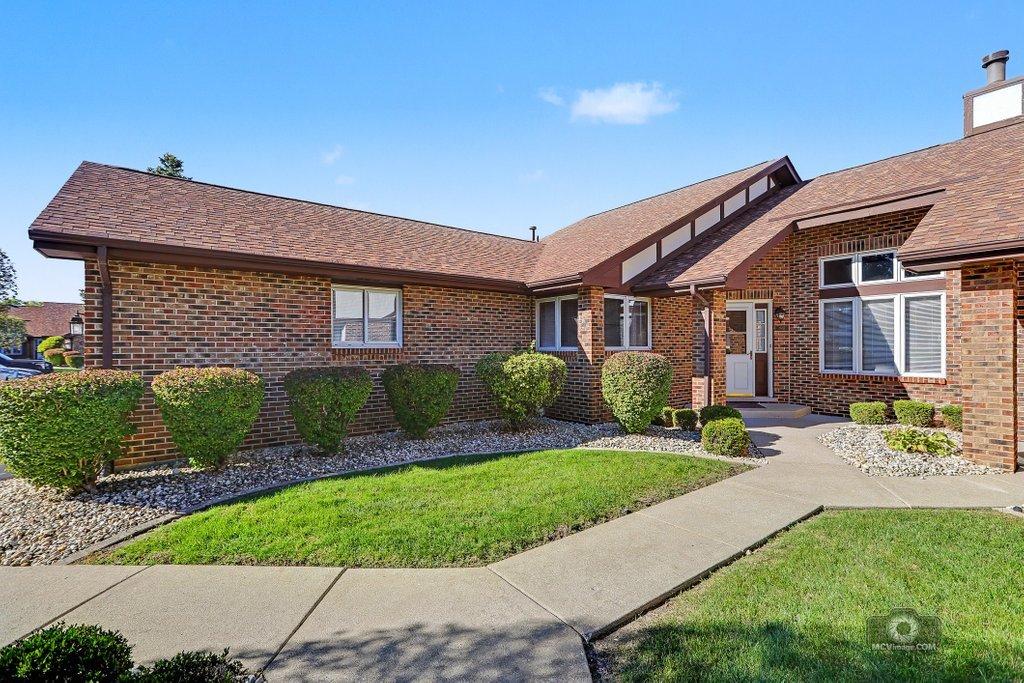 8911 Silverdale Dr., Orland Park, IL 60462
