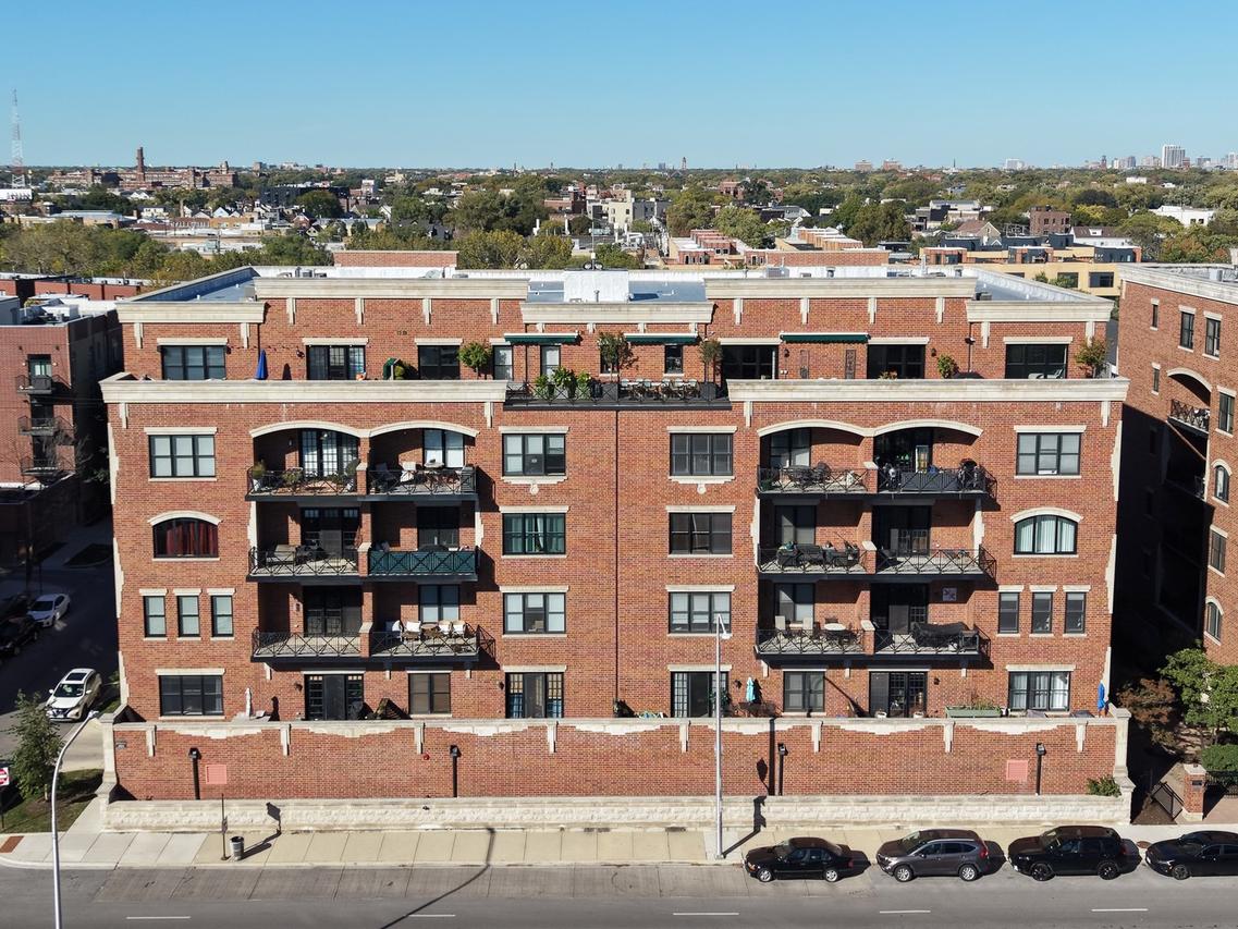 2801 N Oakley Ave. #206, Chicago, IL 60618