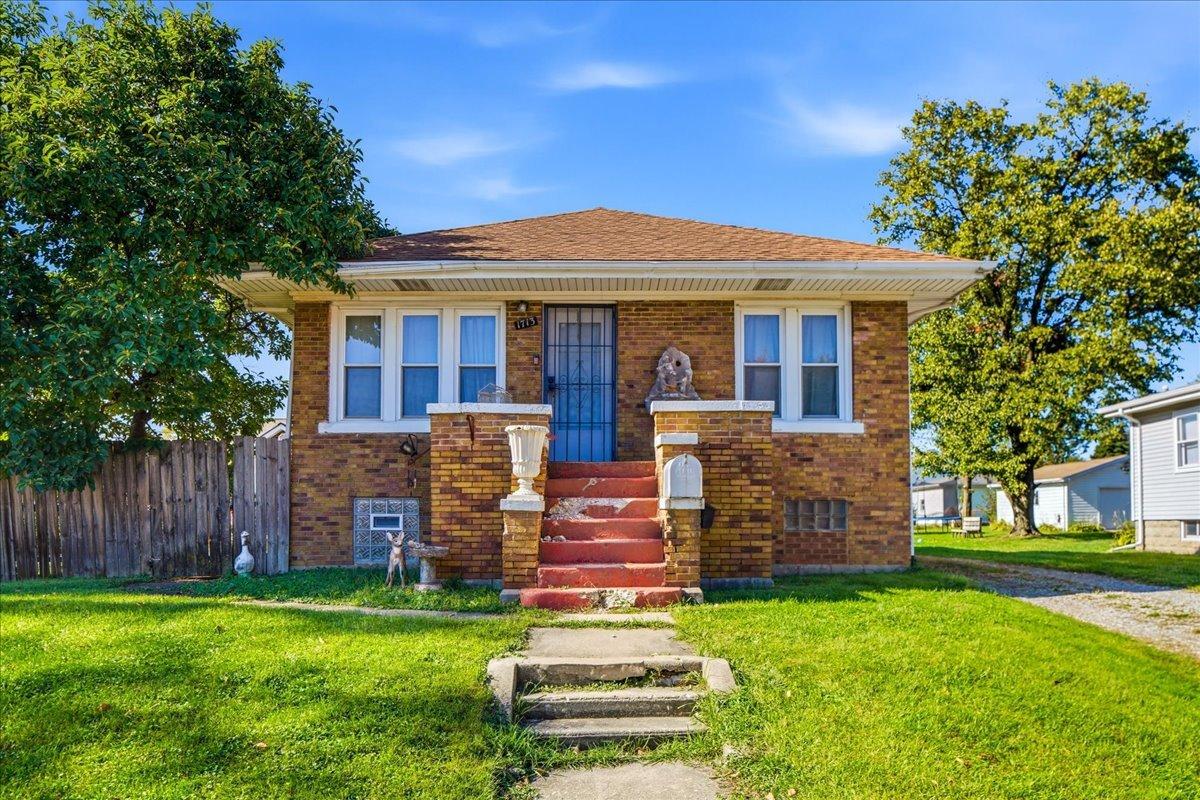 1713 Cora St., Crest Hill, IL 60403