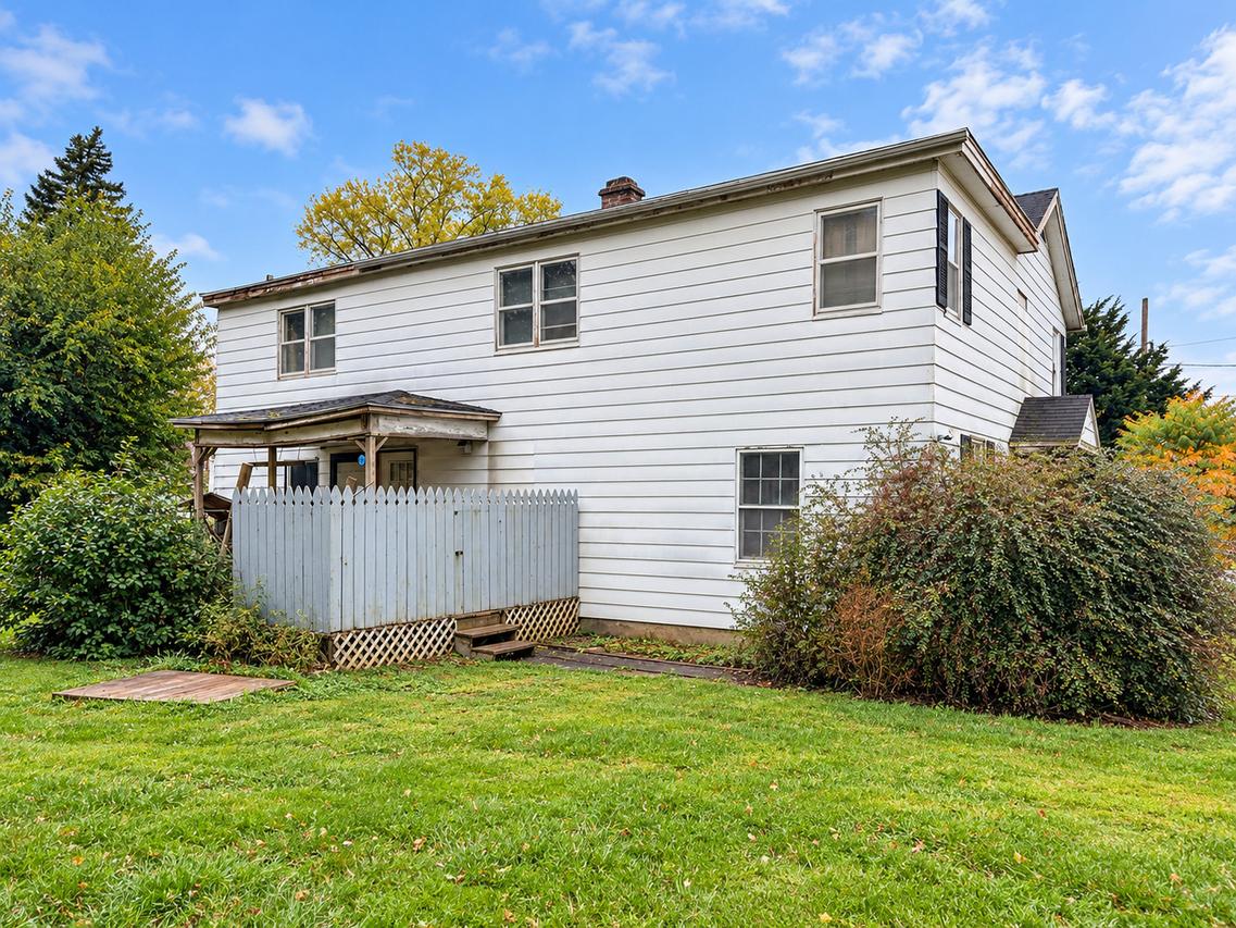 101 S 4th St., Malta, IL 60150