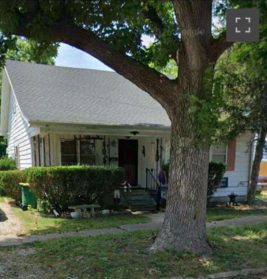 805 N 16th St., Herrin, IL 62948