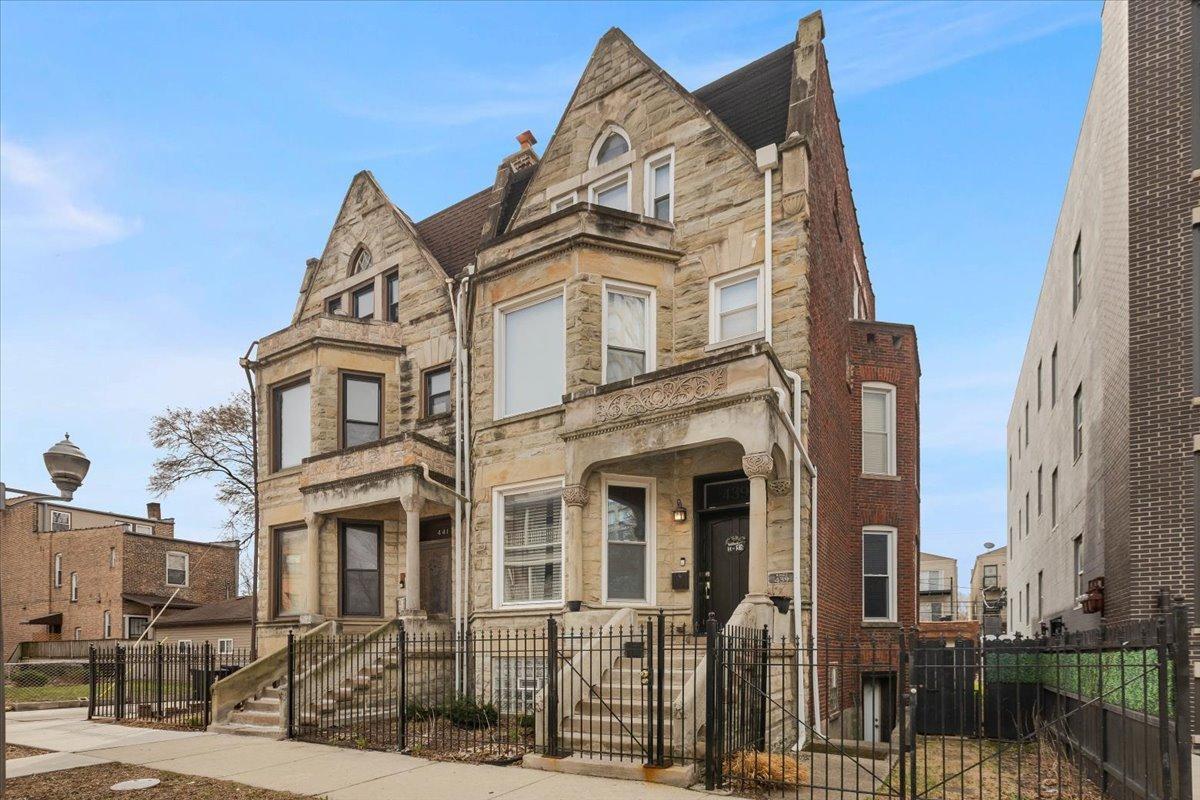 439 E 48th St., Chicago, IL 60615