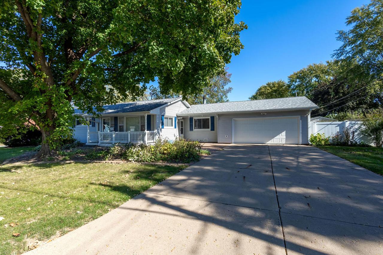 2902 5th St., East Moline, IL 61244