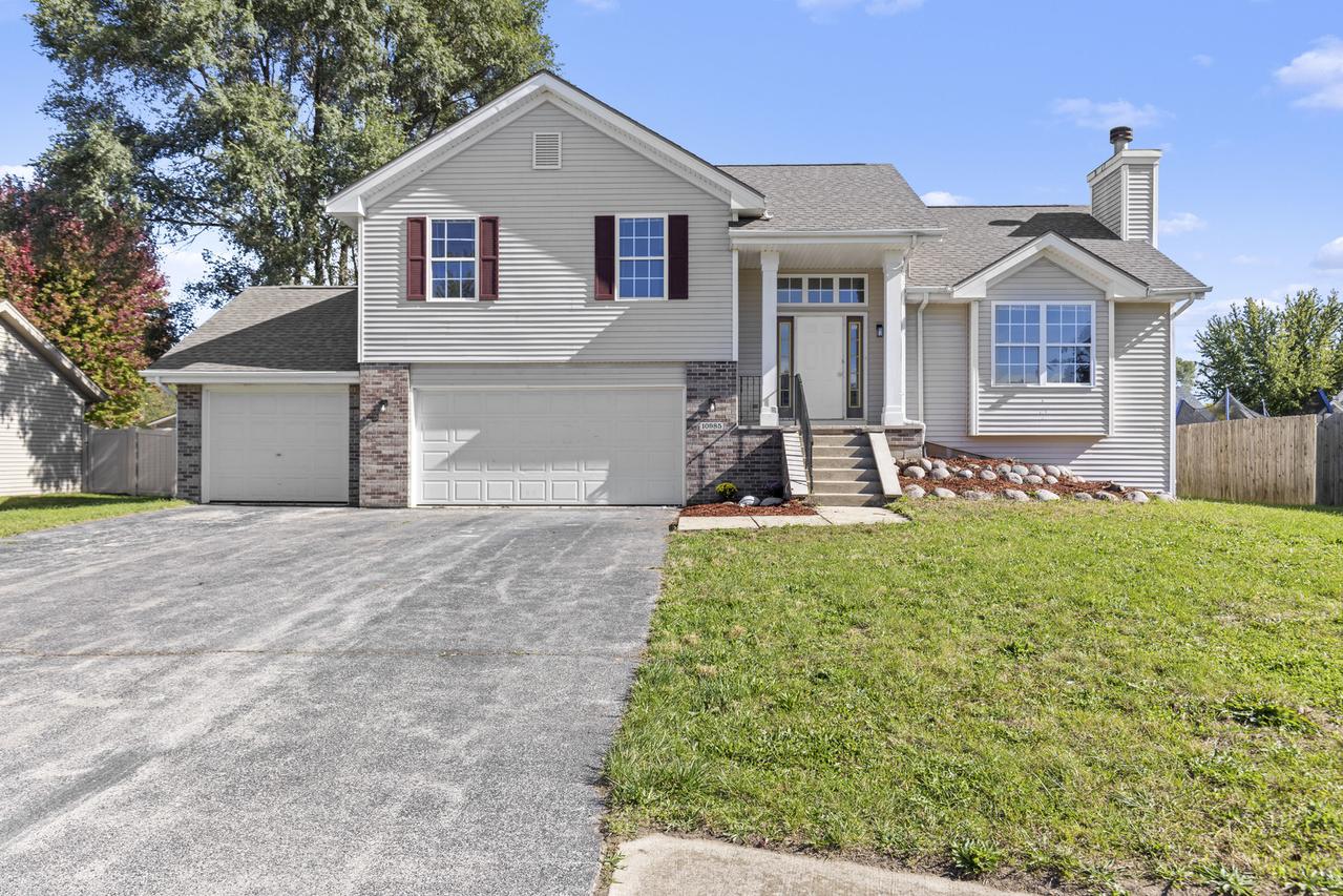 10985 Dixon Pines Cir., Machesney Park, IL 61115