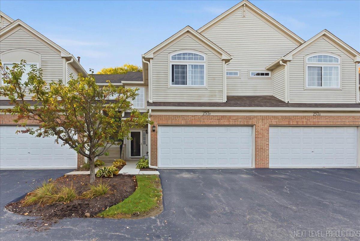 257 Nicole Dr. #C, South Elgin, IL 60177