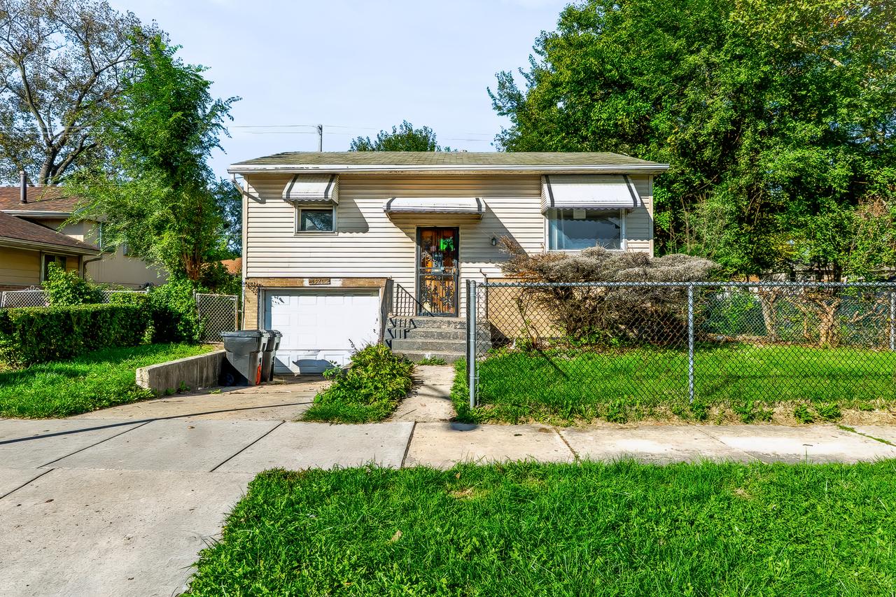 13200 S Saint Lawrence Ave., Chicago, IL 60827