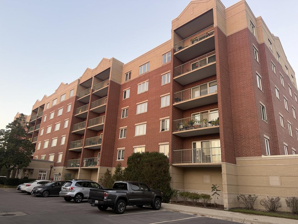7400 Lincoln Ave. #506, Skokie, IL 60076