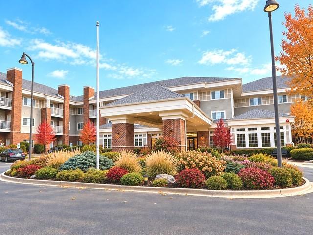 801 N Mclean Blvd. #222, Elgin, IL 60123