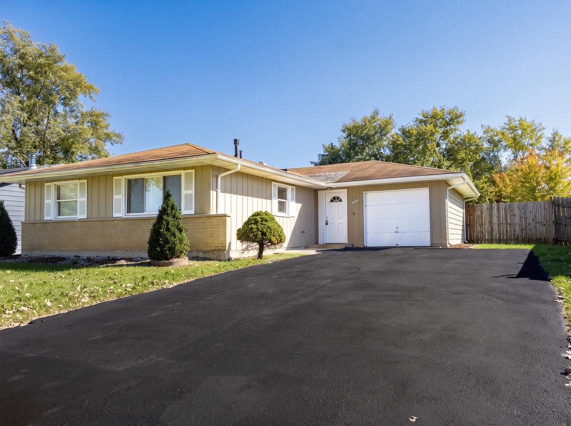 17751 Hillcrest Dr., Country Club Hills, IL 60478
