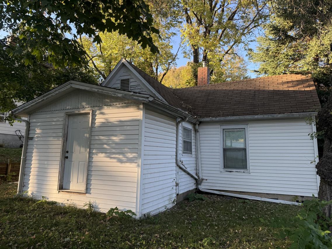 1301 W Jackson St., Bloomington, IL 61701