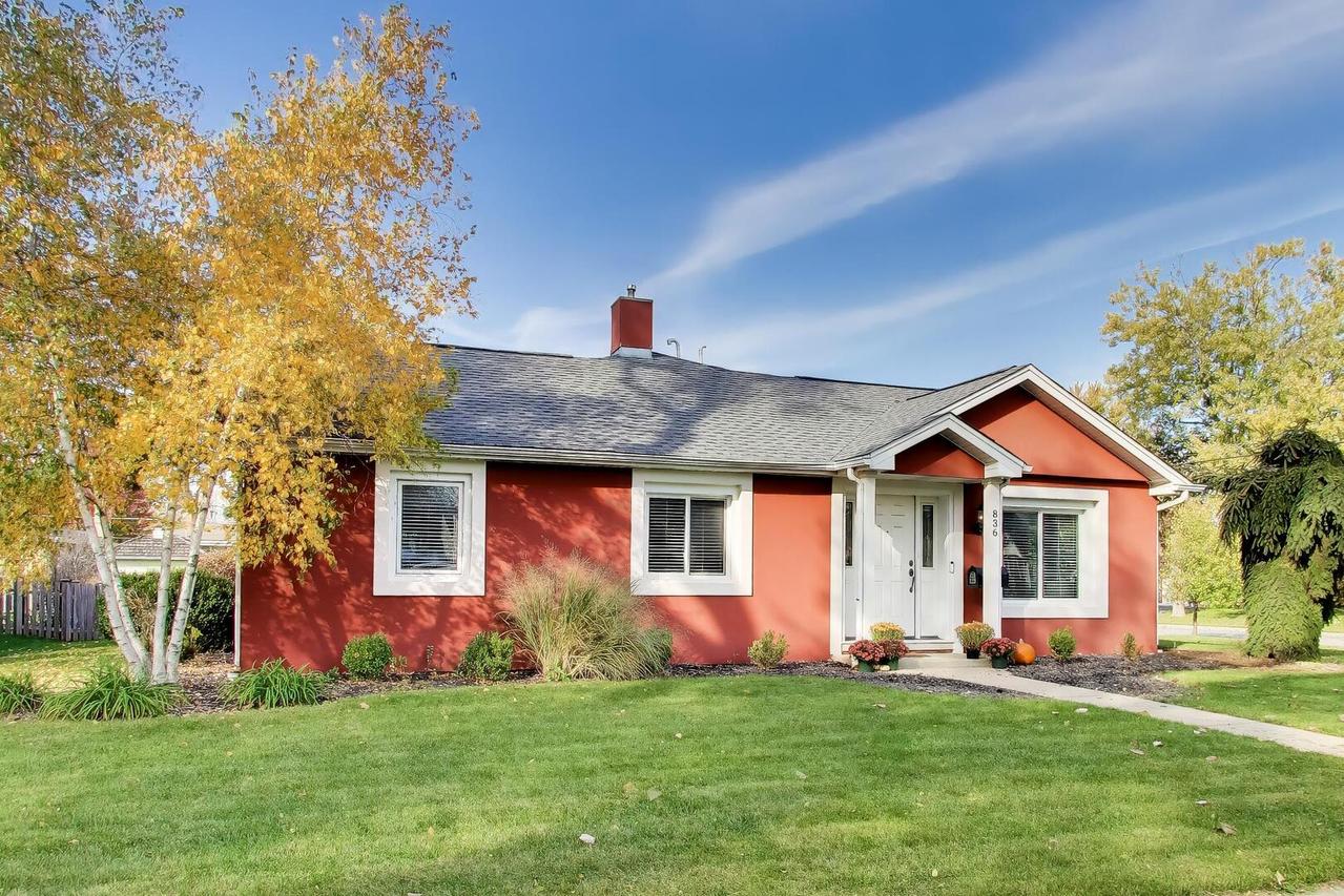 836 N Fernandez Ave., Arlington Heights, IL 60004