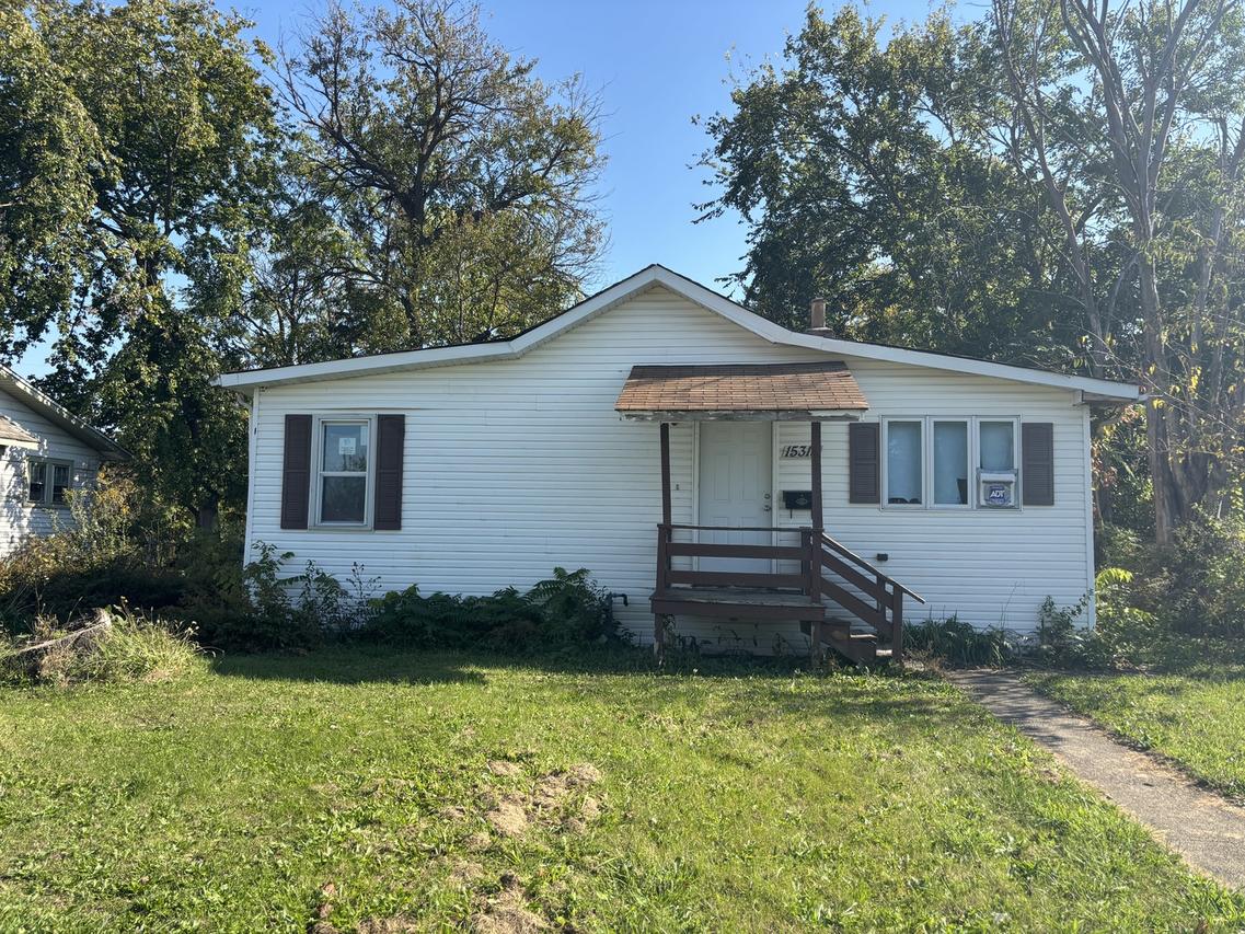 15315 Lincoln Ave., Harvey, IL 60426
