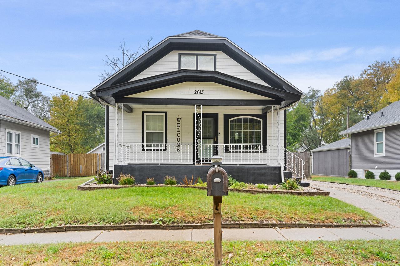 2613 S 6th St., Rockford, IL 61109