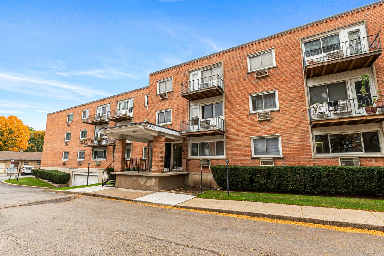 8541 Lotus Ave. #714, Skokie, IL 60077