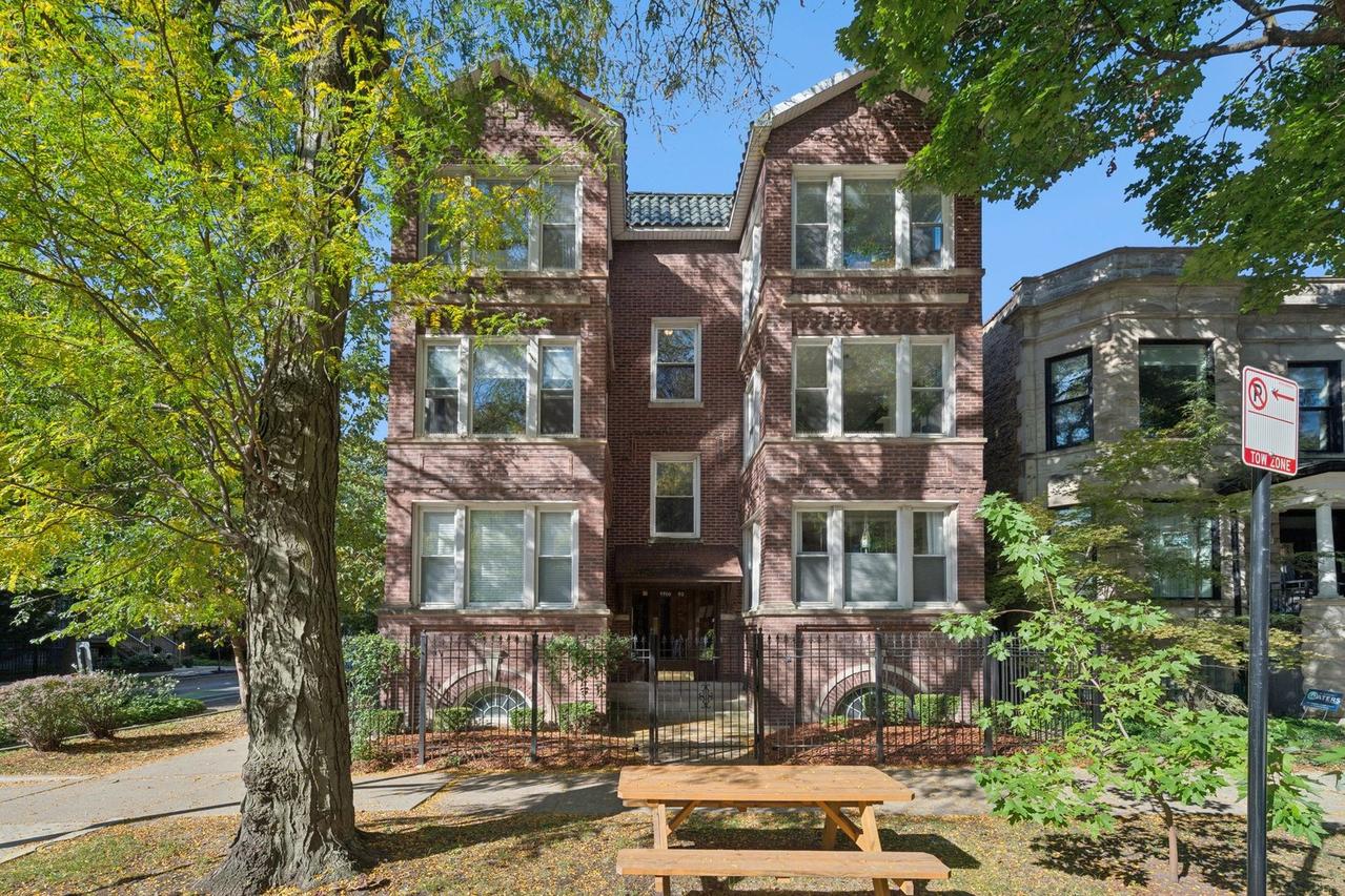 4702 N Campbell Ave. #2, Chicago, IL 60625