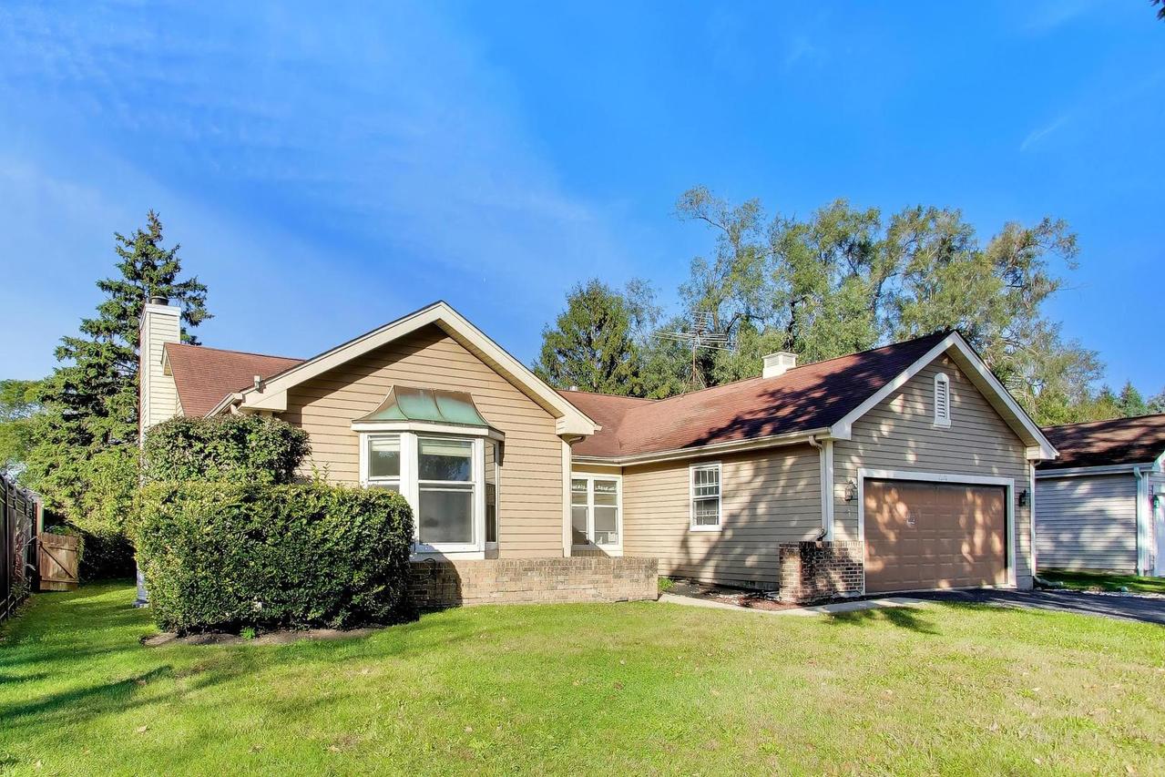 1110 Honeysuckle Dr., Wheeling, IL 60090