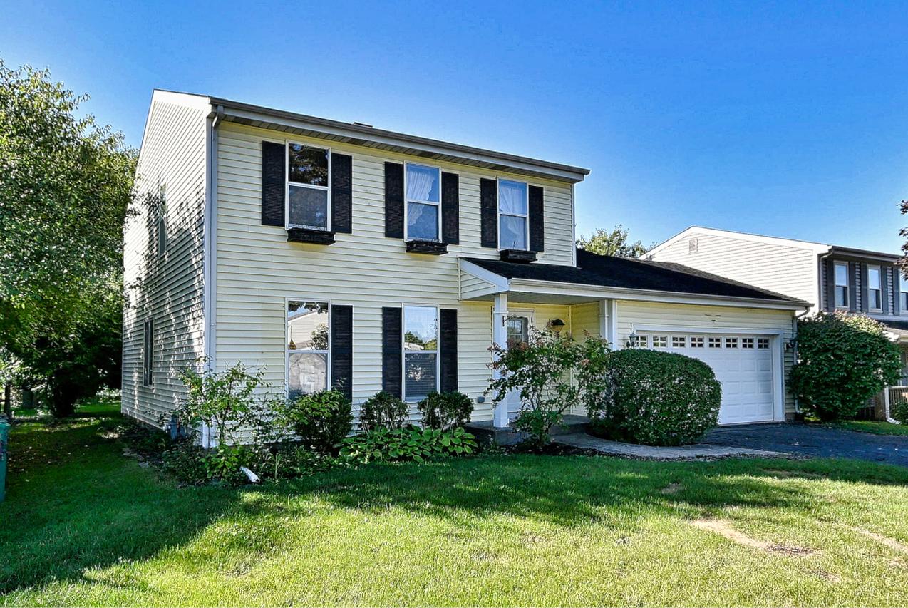 801 Pinebrook Dr., Lombard, IL 60148