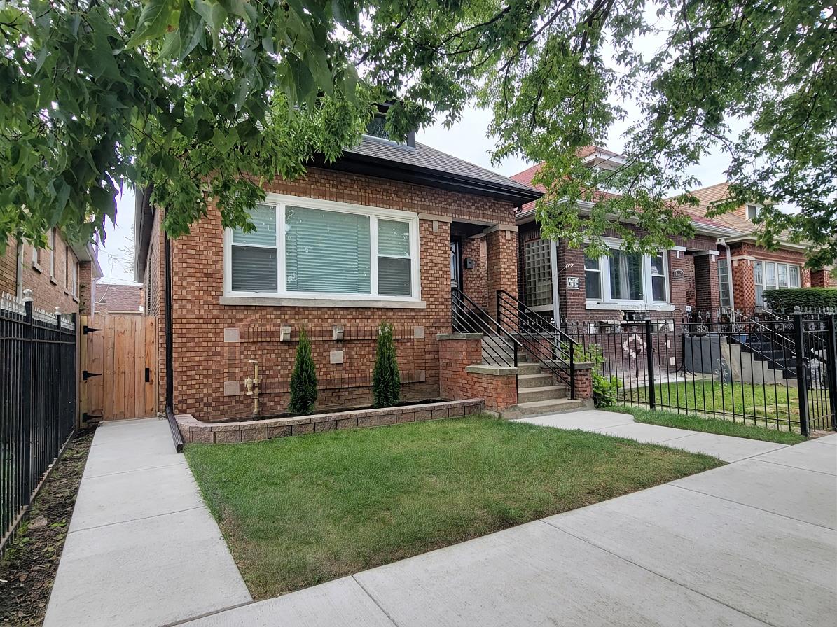 2231 W 71 St., Chicago, IL 60636