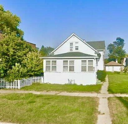 837 Commonwealth Ave., Waukegan, IL 60085