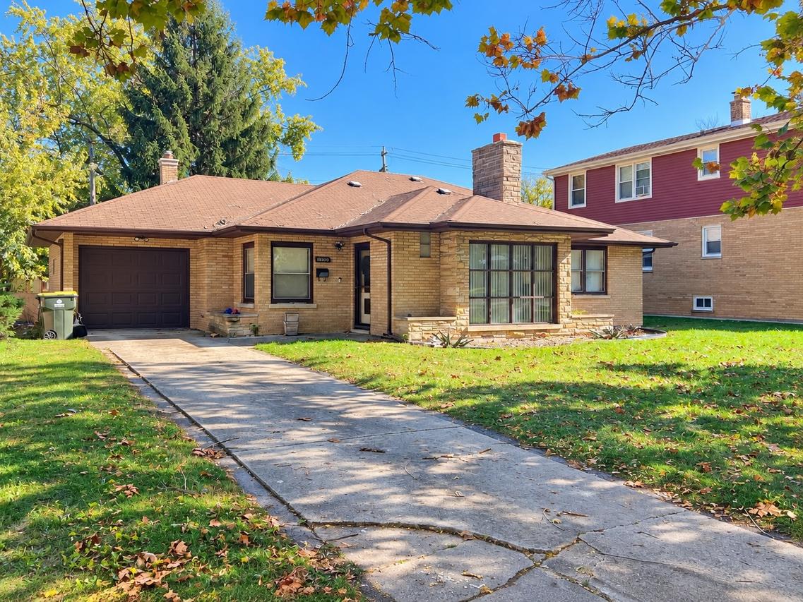 18009 Wentworth Ave., Lansing, IL 60438