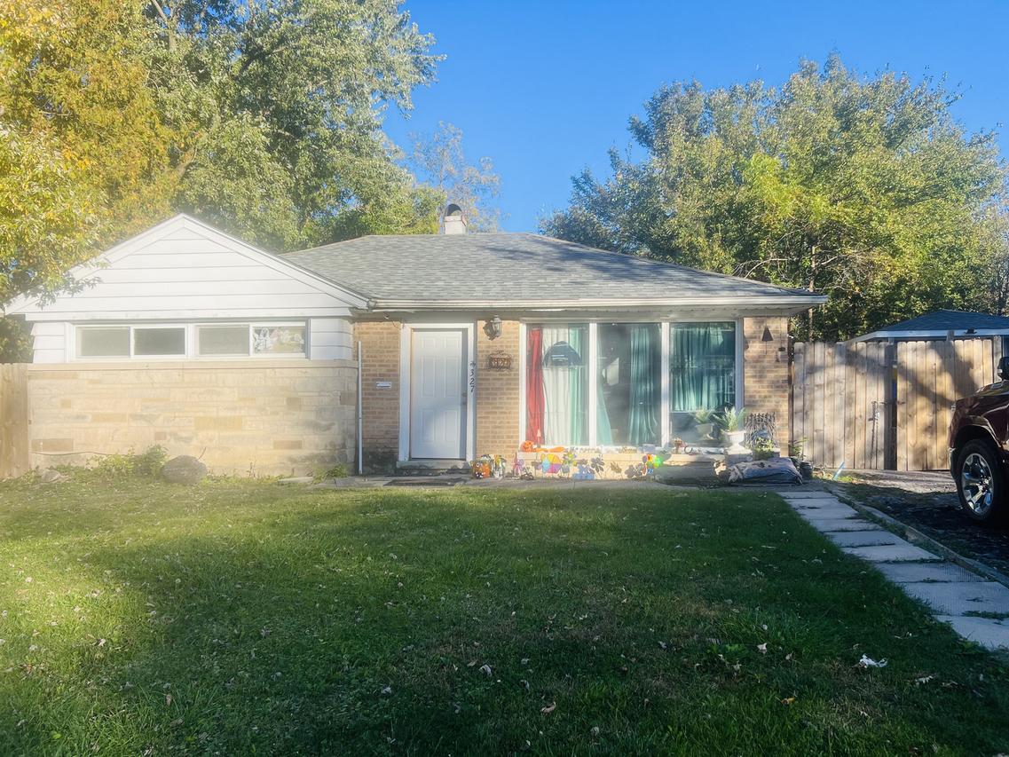 327 Nokomis St., Park Forest, IL 60466